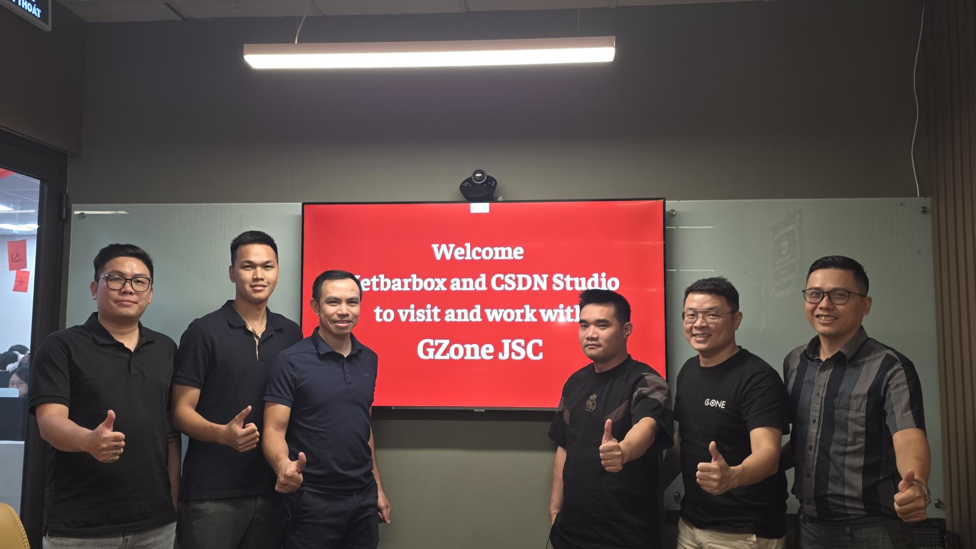 Văn phòng Gzone hân hoan chào đón những vị khách đặc biệt: đội ngũ Netbarbox và huyền thoại Esport Chim Sẻ Đi Nắng